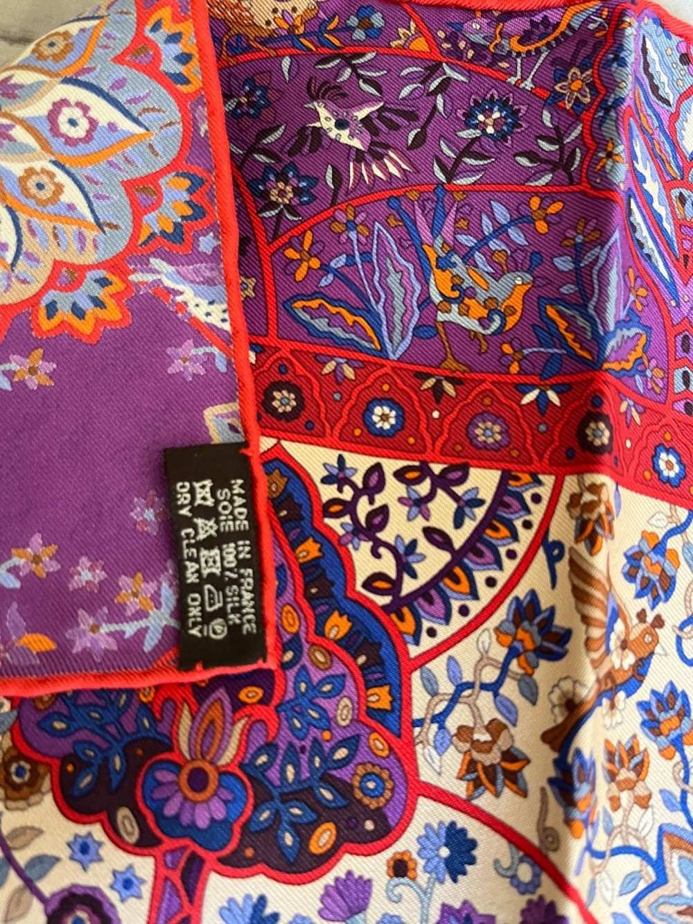 Vintage Hermes 45cm pochette scarf "Au Pays Des Oiseaux Fleurs" - Picture 4 of 6